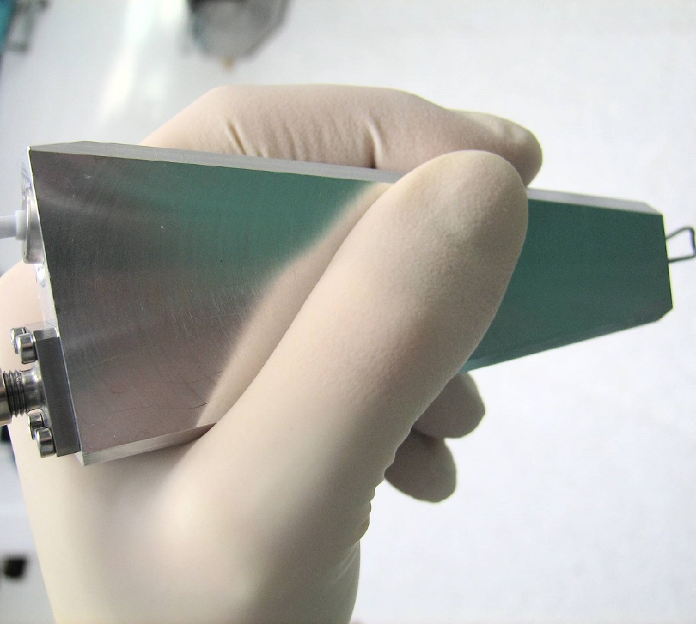 Experimentelles Handstück für die Erprobung der Laserkoagulation zur Fixierung von Wundauflagen.