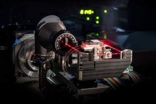 Adressier-Optik für einen optischen Quantencomputer vom Fraunhofer IOF in Jena.