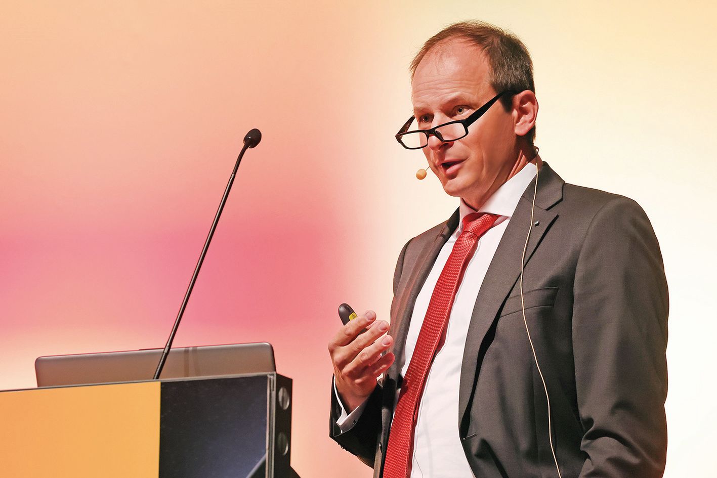 Prof. Dr. Constantin Häfner, Leiter des Fraunhofer ILT: »Nachhaltige digitale photonische Produktion ist ein Türöffner für Technologie-Souveränität, Innovation, Resilienz und Agilität.« 