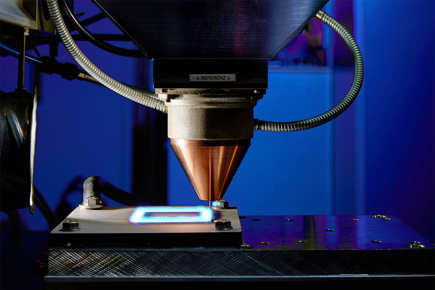 Das neue Verfahren COLLAR Hybrid Additive Manufacturing setzt auf eine Kombination von Lichtbogen- und Laserauftrag.