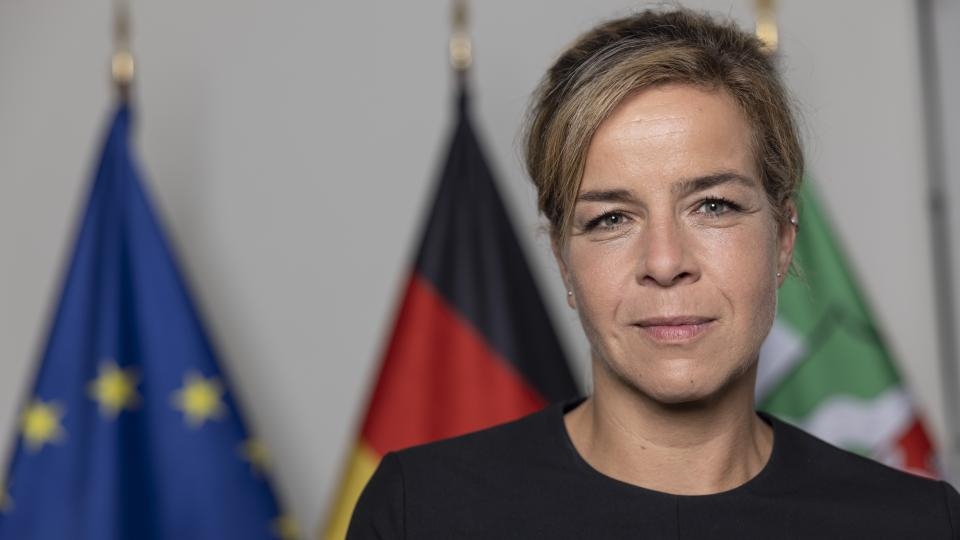 Mona Neubaur - Ministerin für Wirtschaft, Industrie, Klimaschutz und Energie des Landes Nordrhein-Westfalen. 