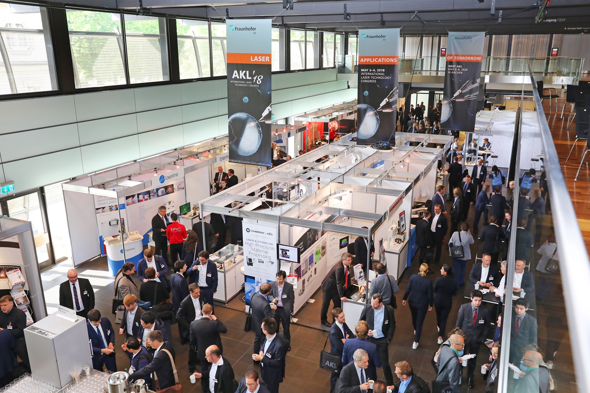 Über 50 namhafte Unternehmen der Lasertechnik präsentieren auf der konferenzbegleitenden Sponsoren-Ausstellung interessierten Konferenzteilnehmern innovative Produkte und Prozesse rund um die Lasertechnik.