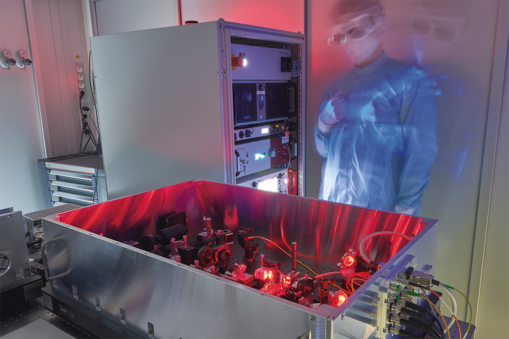 Fraunhofer and QuTech jointly strengthen Europe's innovative power and develop new technologies for quantum communication and quantum information networks. Shown here: laboratory prototype for a low-noise quantum frequency converter.