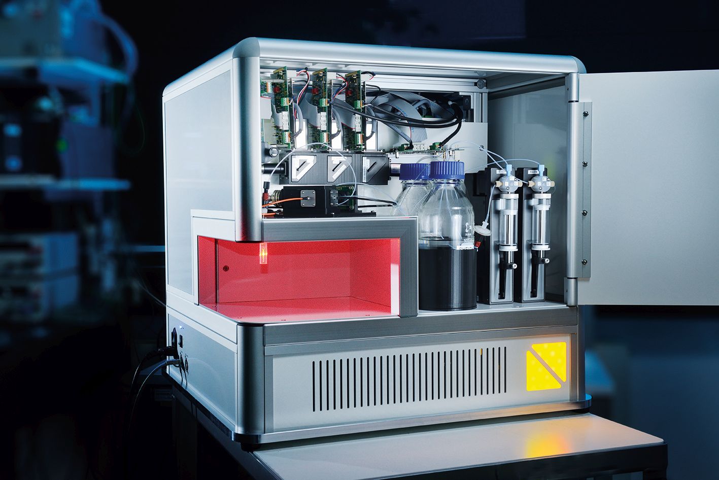 Microfluidic readout unit for clinical multiplex analysis.