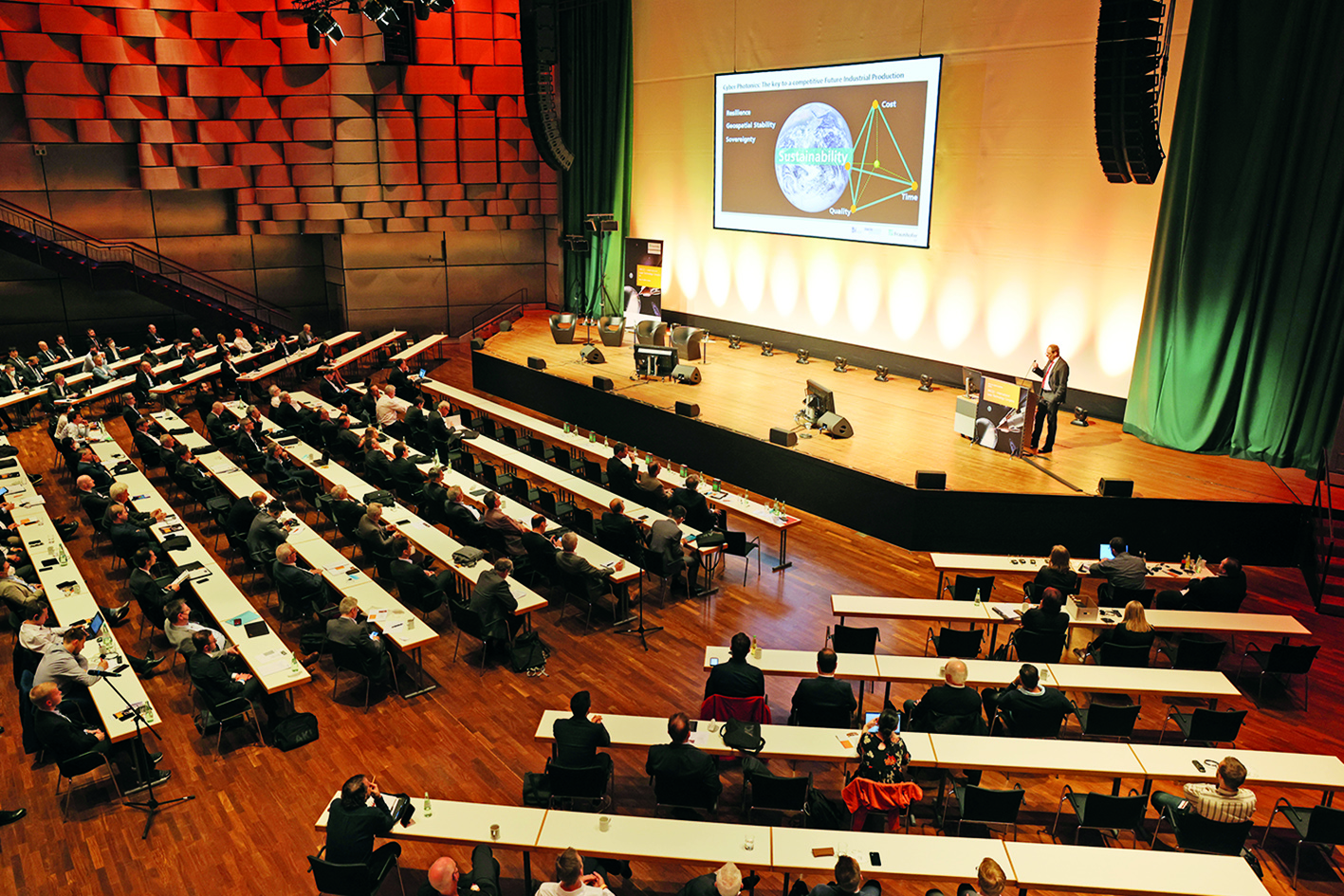 Prof. Constantin Häfner, head of Fraunhofer ILT, opened the technology conference of the “AKL'22 - International Laser Technology Congress” on May 5, 2022, in Aachen.