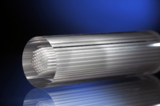 In the “LAR3S” project, two institutes from the Fraunhofer-Gesellschaft and one from the Max-Planck-Gesellschaft are working together on processes for manufacturing preforms for hollow-structure fibers with new geometrical shapes. 
