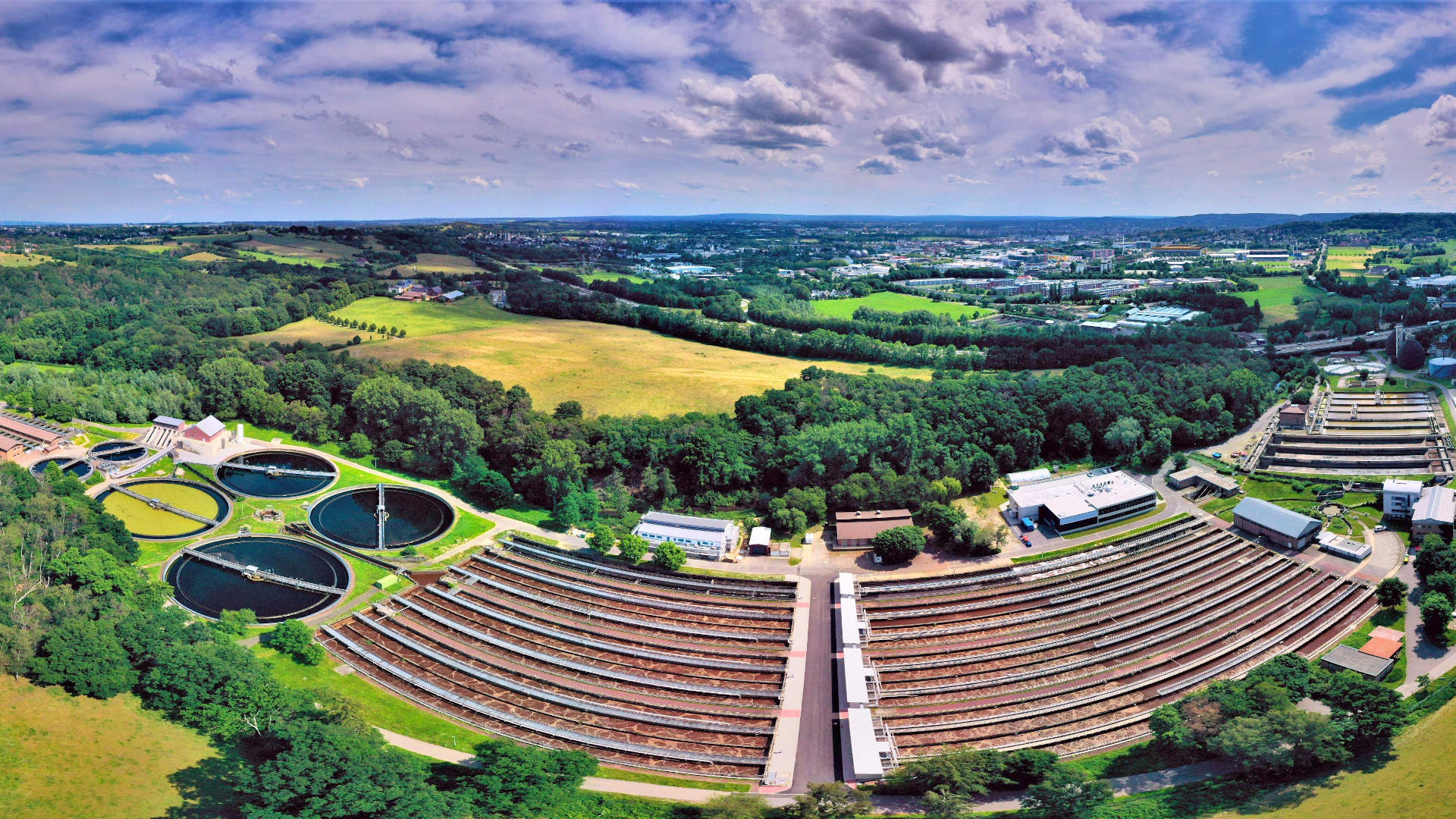 The Aachen-Soers waste-water treatment plant of the Eifel-Rur Water Association (WVER) is the city’s largest with large-scale ozonation. The Fraunhofer ILT is cooperating with the WVER in the development of the new inline- measurement technology.