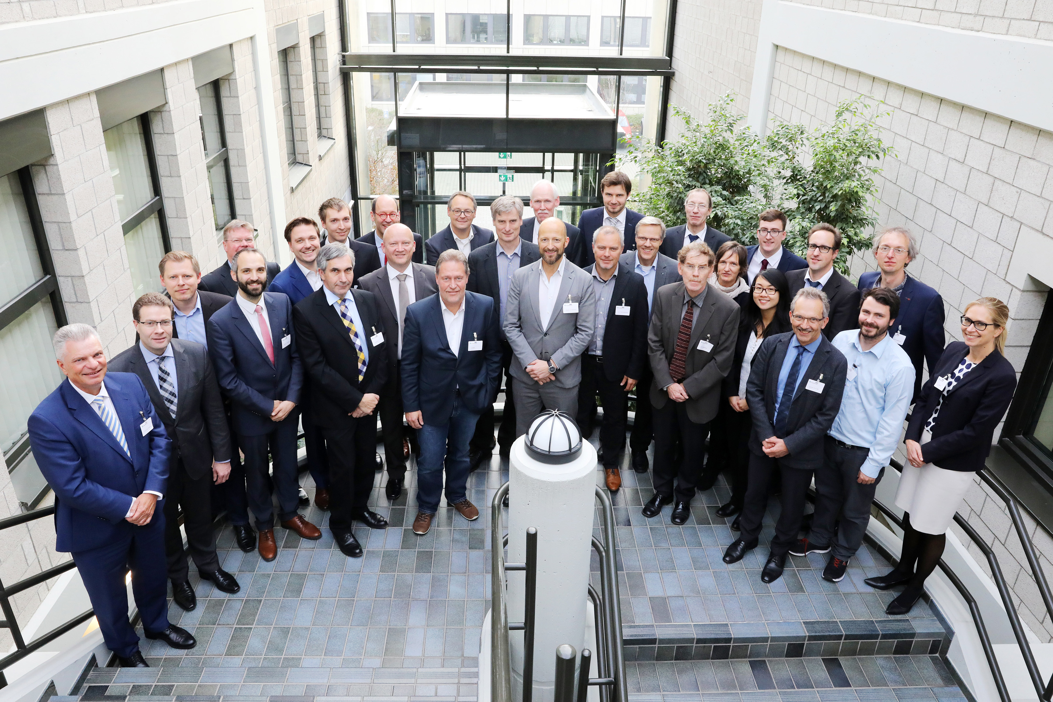 Image 1: Partners from industry and science met on Nov. 14, 2017 for the kick-off of the Fraunhofer futureAM lighthouse project in Aachen.