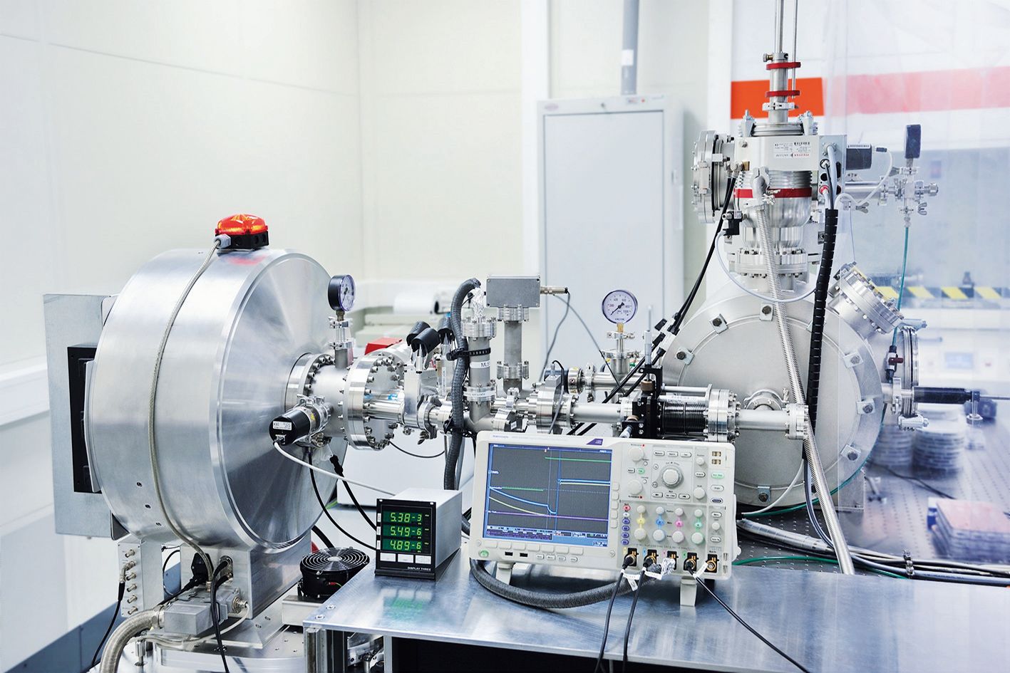 Laboratory system for EUV processing of wafers up to 100 mm diameter.